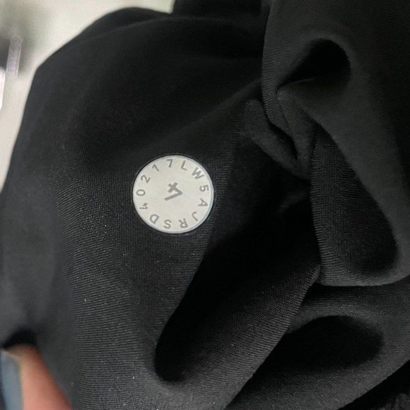 Lululemon In-Depth Black Jogger (28") size 4 - Picture 6 of 6